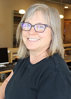 Dental assistant Krista