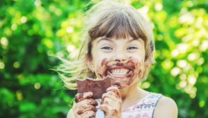 kid-eats-chocolate